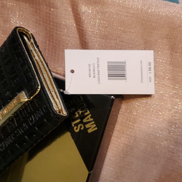 Steve madden women  hand bag/wallet medium in size - Picture 8 of 8